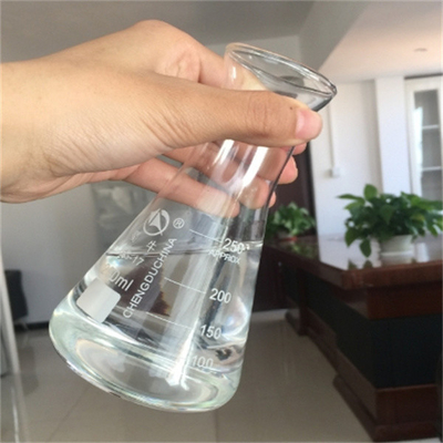 İyi bir fiyat. CAS 8012-95-1 Parafin yağı Endüstriyel yağlayıcılar Mineral yağ Parafin sıvısı çevrimiçi